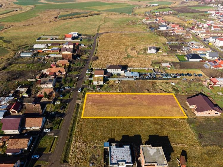 Teren Construcții intravilan de 2056 mp, în Sânandrei