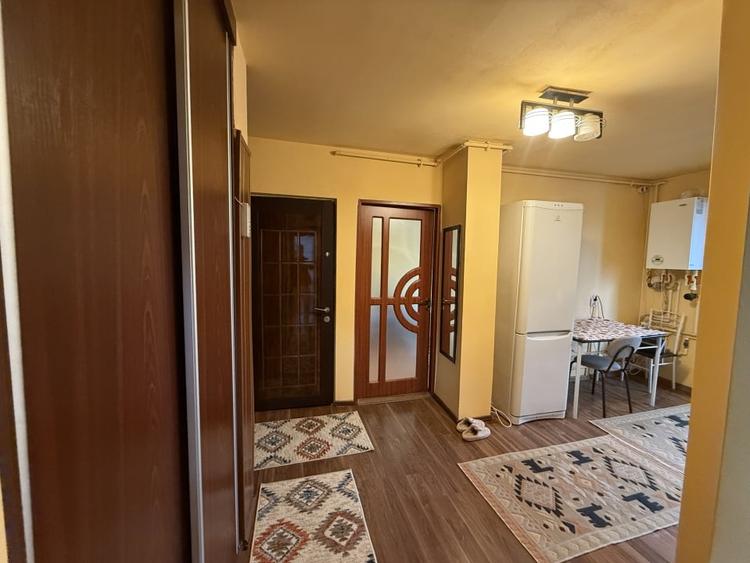 Apartament cu 2 camere decomandat, mobilat în Far