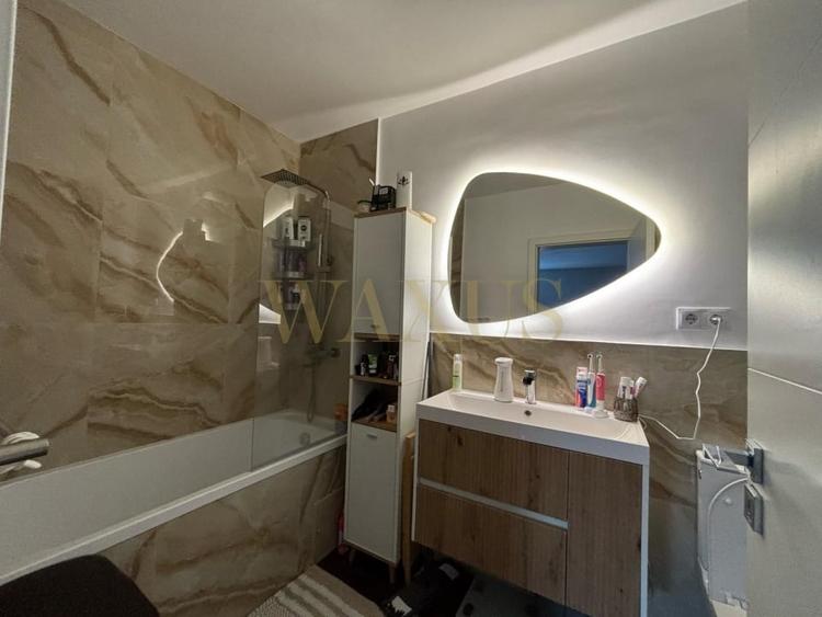 Apartament cu 3 camere semidecomandat, mobilat în Florești