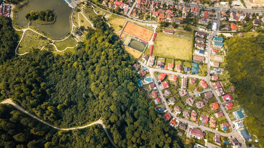Casă cu 4 camere în Exterior Vest