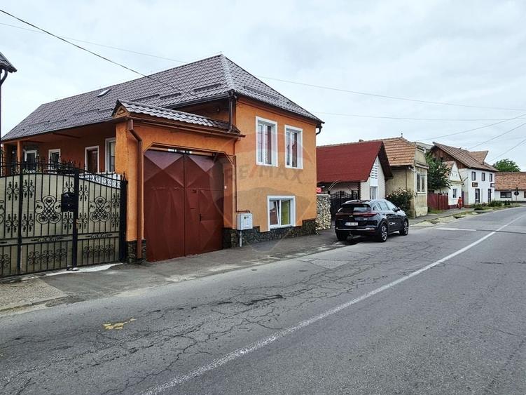 Casă individuală cu 5 camere cu Teren 141 Mp în Central
