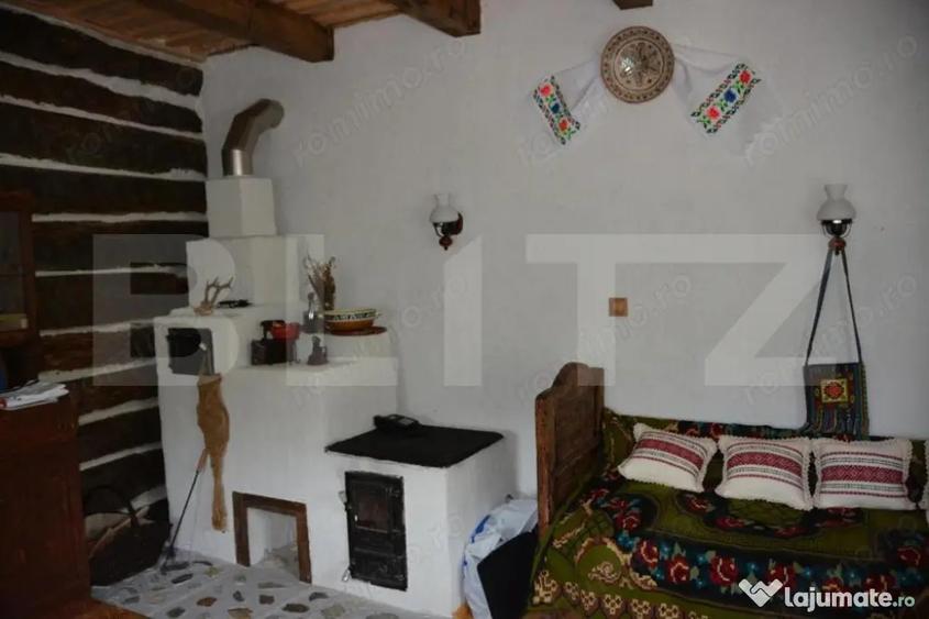 Casă cu 7 camere cu Teren 500 Mp în Buru
