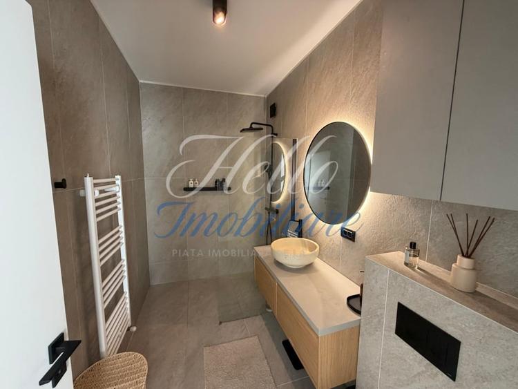 Apartament cu 3 camere semidecomandat, mobilat în Semicentral