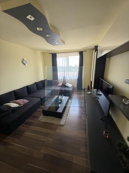 Apartament cu 3 camere circular, mobilat în Calea București