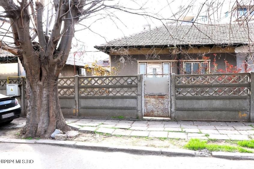 Duplex cu 3 camere cu Canalizare în Gara