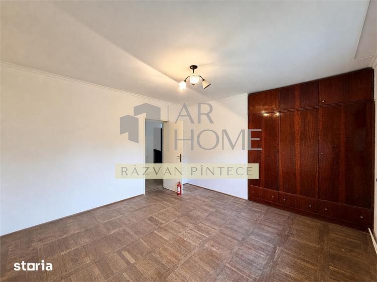 Apartament cu 4 camere în Democrației