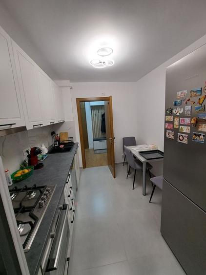 Apartament cu 3 camere decomandat, mobilat în Crângași