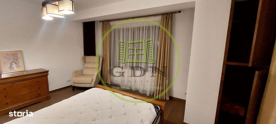 Apartament cu 3 camere, mobilat în Sub Arini