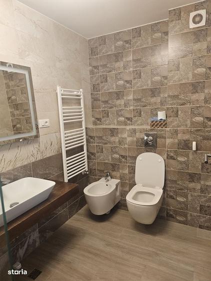 Apartament cu 3 camere în Tractorul