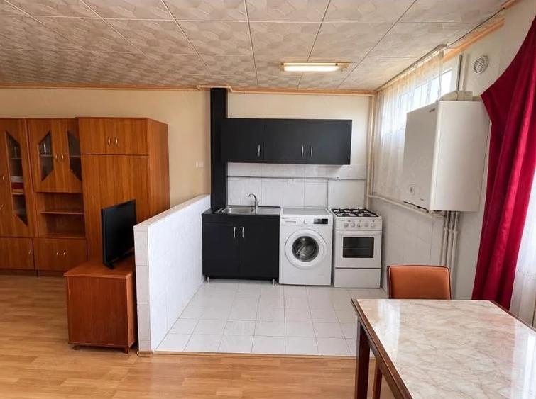 Garsonieră decomandată în Central