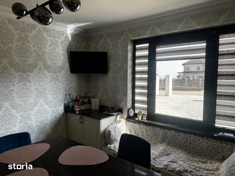 Casă cu 5 camere cu Teren 1000 Mp în Mihai Eminescu
