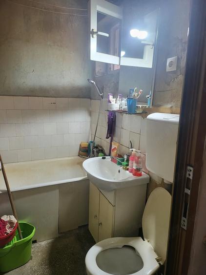 Apartament cu 3 camere semidecomandat în Nord