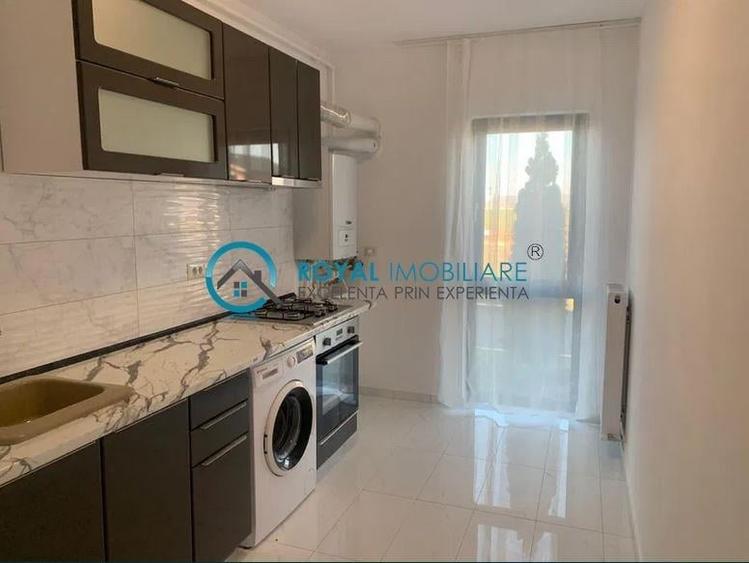 Apartament cu 3 camere decomandat, mobilat în Albert