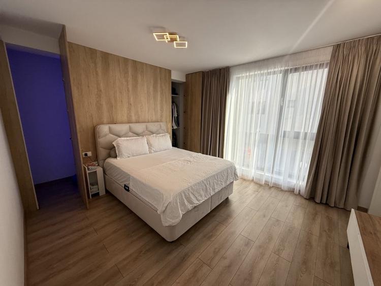 Casă cu 4 camere cu Teren 156 Mp în 1 Decembrie