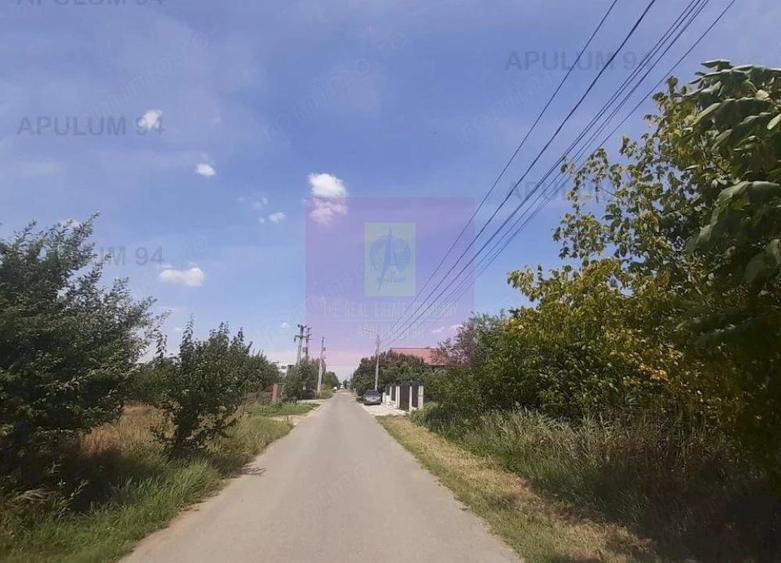 Teren de 1300 mp, în 1 Decembrie