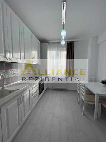 Apartament cu 2 camere decomandat, mobilat în Est