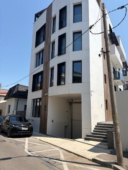 Apartament cu 3 camere decomandat în 13 Septembrie