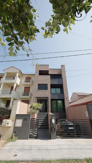 Casă individuală cu 10 camere cu Piscina în Central