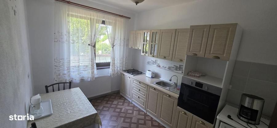 Casă cu 4 camere în Central