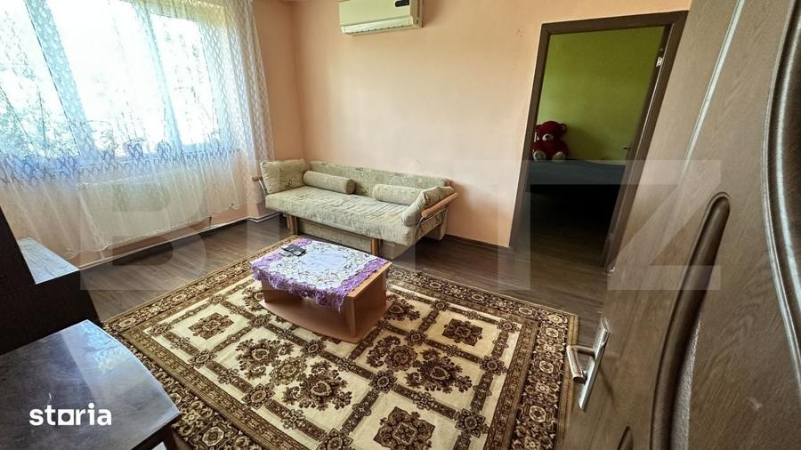 Apartament cu 3 camere semidecomandat în Cetate