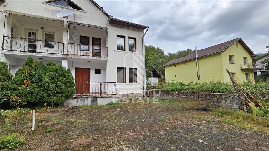 Duplex cu 5 camere cu Canalizare în Moneasa