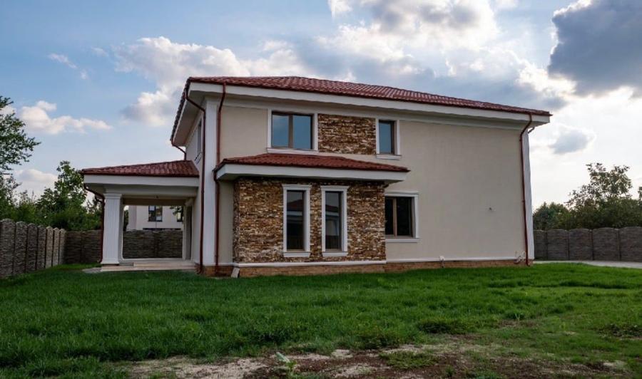 Casă individuală cu 7 camere cu Canalizare în Mogoșoaia