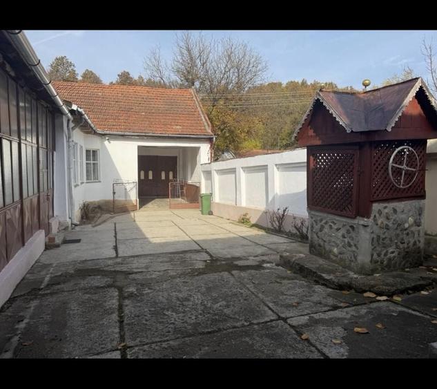Casă cu 4 camere în Zolt