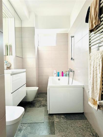 Apartament cu 5 camere decomandat, mobilat în Obcini