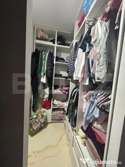 Apartament cu 3 camere semidecomandat în Nord