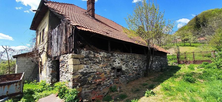Casă cu 2 camere în Câmpulung Muscel
