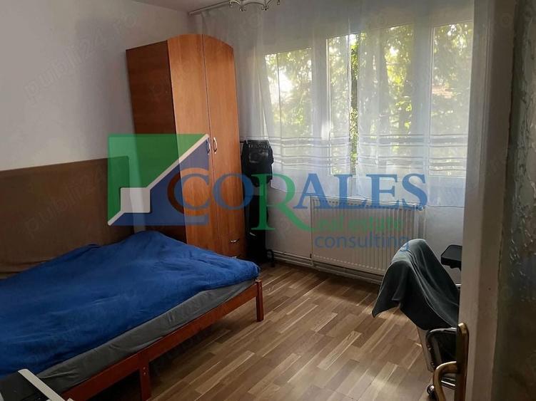 Apartament cu 3 camere semidecomandat în Complex Studențesc
