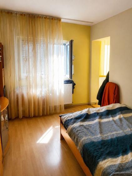Apartament cu 4 camere decomandat în Bucovina