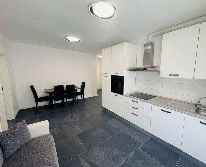 Apartament cu 3 camere semidecomandat în Chinteni