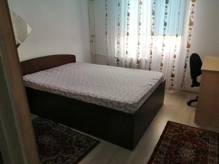 Apartament cu 3 camere decomandat în Berceni