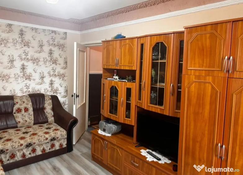 Apartament cu 2 camere semidecomandat în Crig