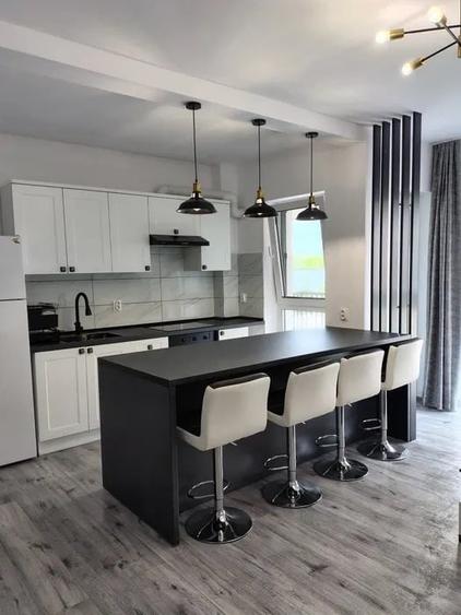 Apartament cu 3 camere decomandat în Florești