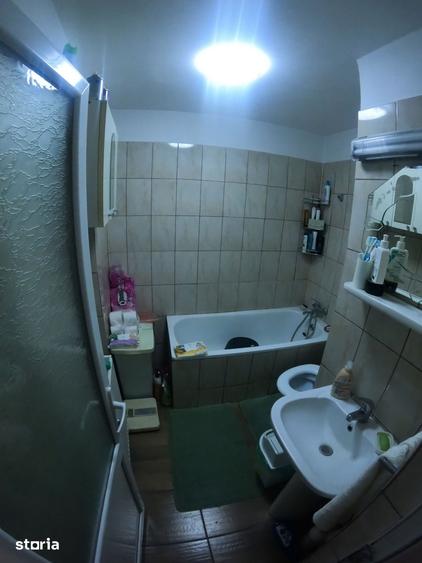 Casă cu 6 camere cu Teren 200 Mp în Central