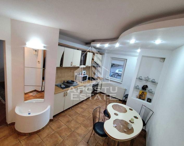 Apartament cu 3 camere decomandat, mobilat în Spitalul Județean