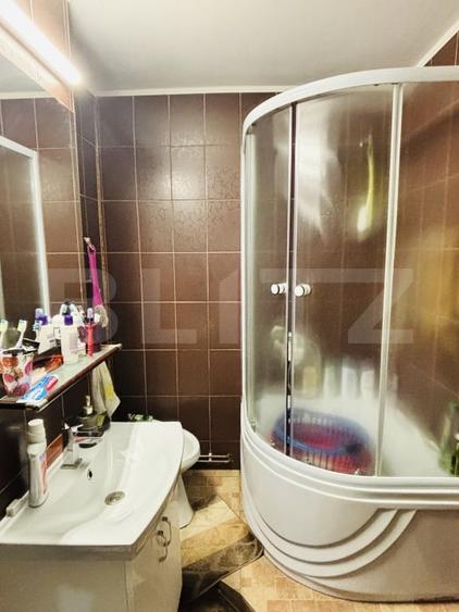 Apartament cu 4 camere decomandat, mobilat în Exterior Vest
