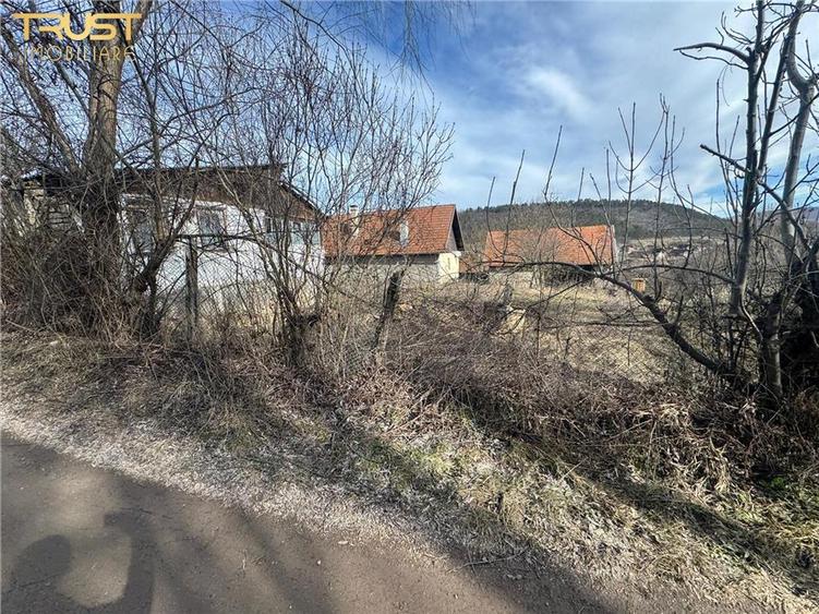 Teren Construcții intravilan de 1000 mp, în Nădășelu