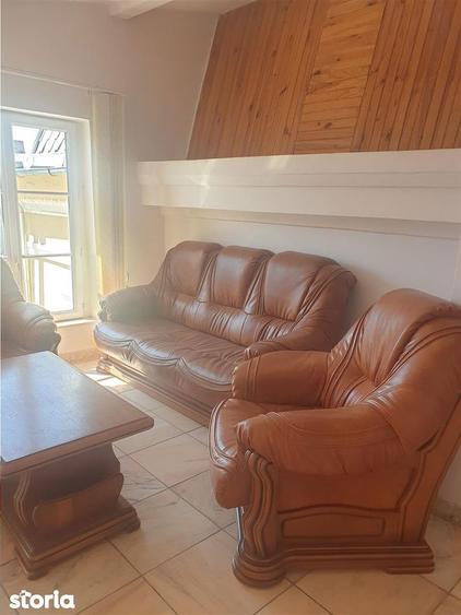 Casă cu 7 camere cu Teren 400 Mp în Siloz