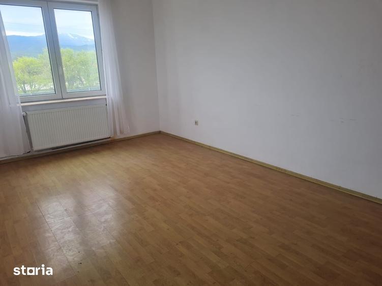 Spațiu comercial, de 110 mp, în Tractorul