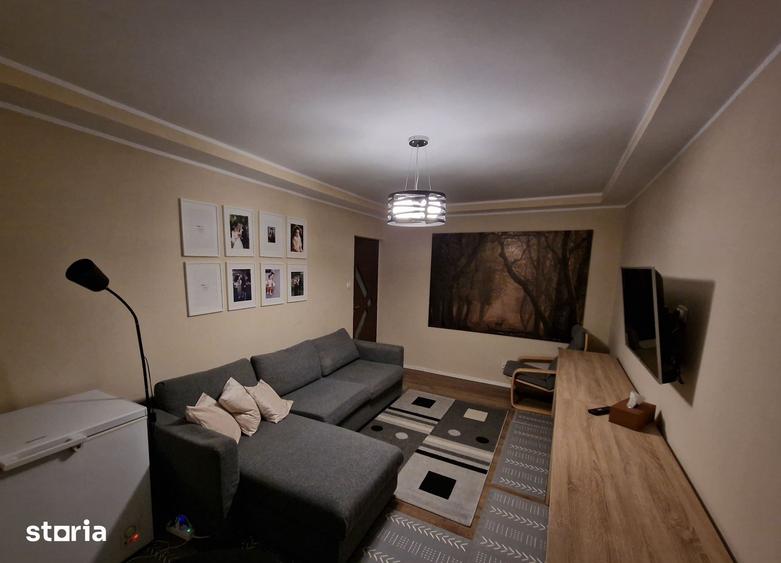 Apartament cu 2 camere în Micro 17