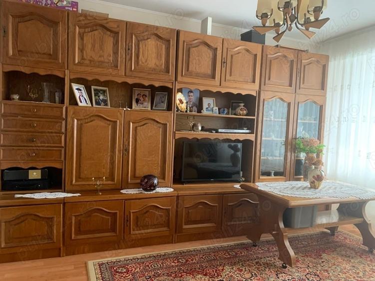 Apartament cu 3 camere decomandat în Caracal