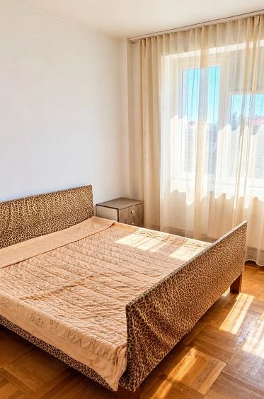 Apartament cu 3 camere semidecomandat în Ultracentral