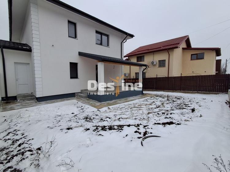 Duplex cu 4 camere cu Canalizare în Valea Adâncă