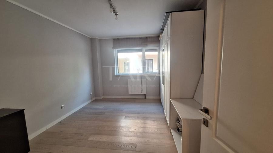 Apartament cu 3 camere decomandat, mobilat în Bună Ziua