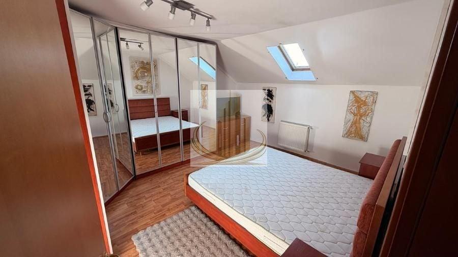 Apartament cu 3 camere decomandat, mobilat în Dumbrăvița