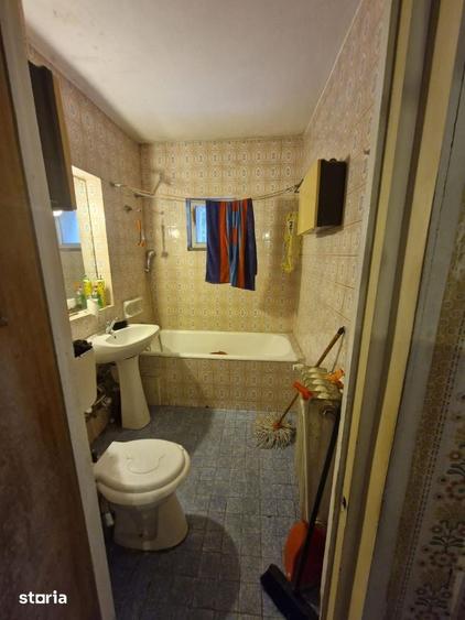 Apartament cu 3 camere decomandat în Grivița