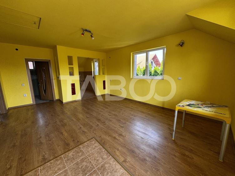 Duplex cu 6 camere cu Canalizare în Șelimbăr